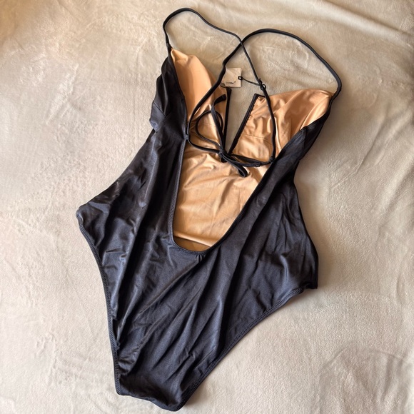NEW Shade & Shore Black Shirred V-Wire Plunge One Piece Swimsuit Extra Cheeky XL - Picture 3 of 13